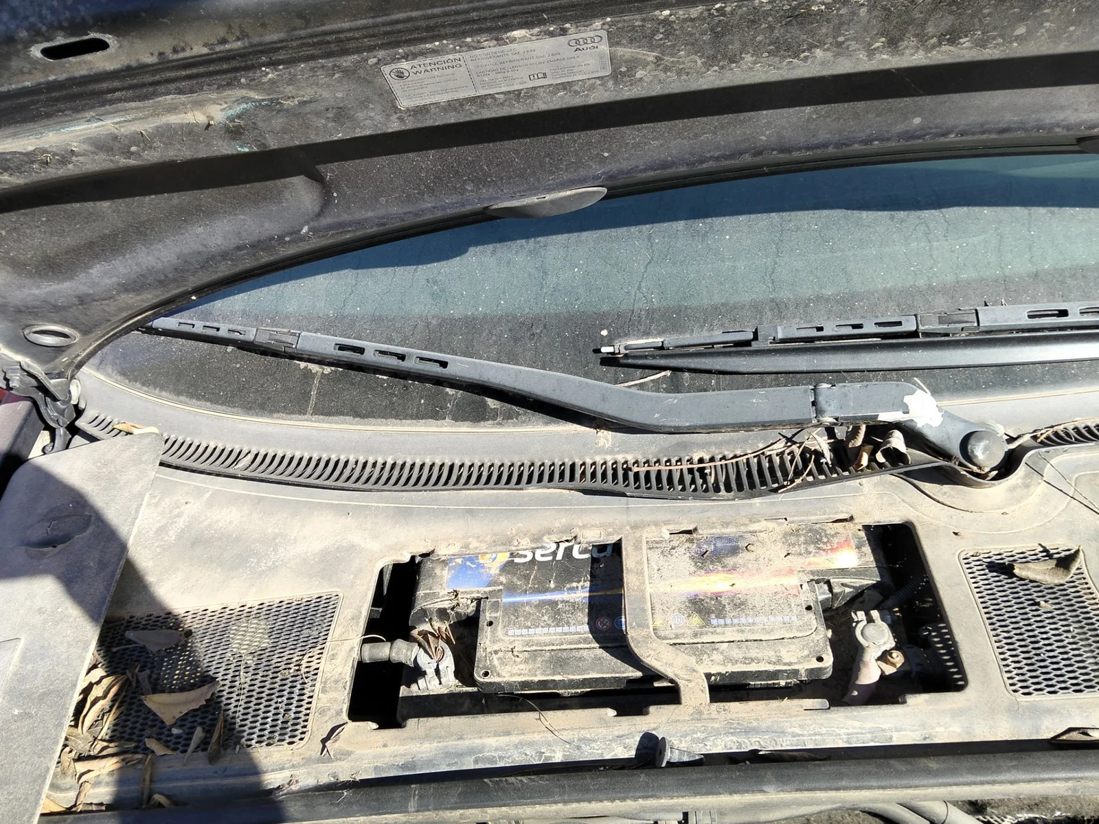 Foto de BRAZO LIMPIA DELANTERO DERECHO AUDI A4 BERLINA (8E) 1.9 TDI (131 CV / 96 KW) referencia 8E1955408A