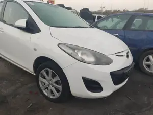 Foto de ALETA DELANTERA DERECHA MAZDA 2 BERLINA (DE) 1.3 16V CAT (75 CV / 55 KW)