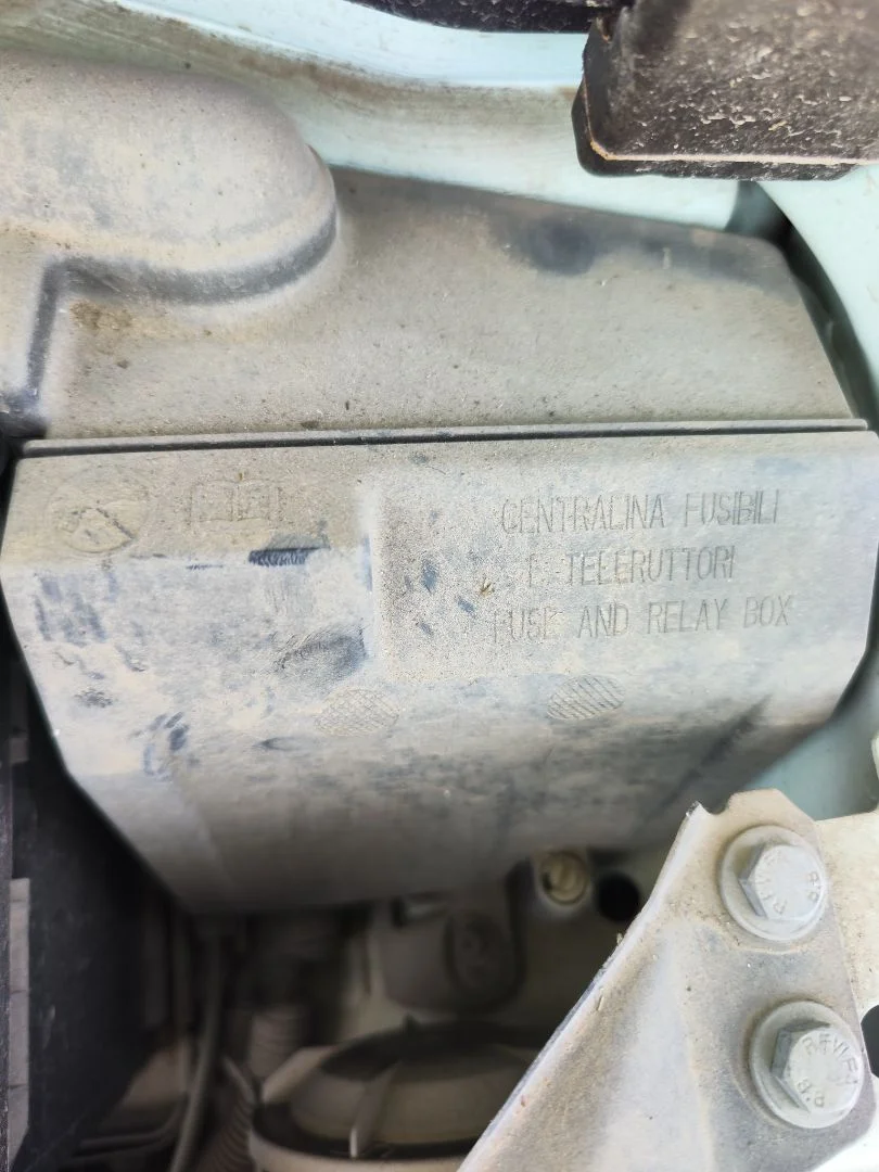 Foto de CAJA RELES / FUSIBLES FIAT 500 (150) BERLINA 1.2 CAT (69 CV / 51 KW) referencia 0052214985