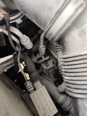 Foto de COMPRESOR AIRE ACONDICIONADO LAND ROVER RANGE ROVER (LM) 4.4 V8 CAT (306 CV / 225 KW)