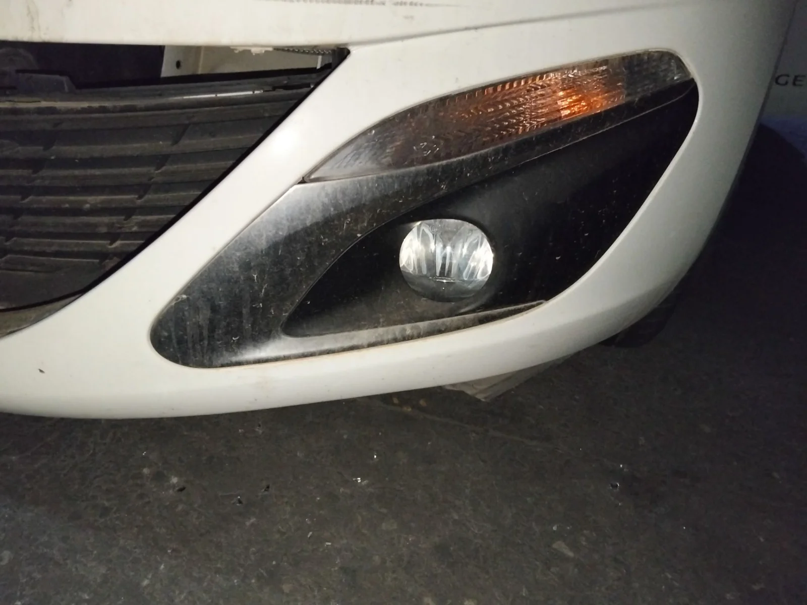 Foto de FARO ANTINIEBLA IZQUIERDO PEUGEOT 308