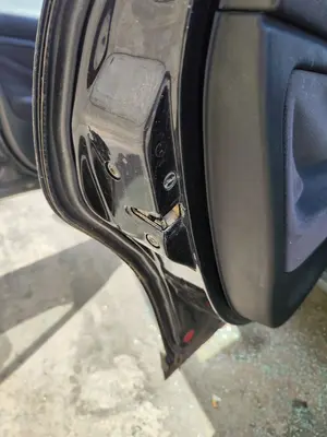 Foto de CERRADURA PUERTA TRASERA IZQUIERDA VOLKSWAGEN PASSAT VARIANT (3B5) 1.9 TDI (110 CV / 81 KW) referencia 3B4839016AL