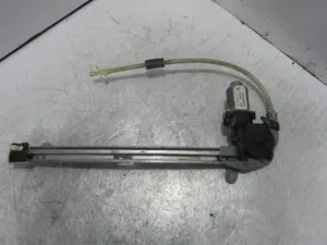 Foto de ELEVALUNAS TRASERO DERECHO RENAULT LAGUNA II (BG0) 1.9 dCi Diesel CAT (101 CV / 74 KW) referencia 8200000558