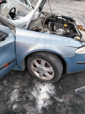 Foto de ALETA DELANTERA IZQUIERDA RENAULT LAGUNA II (BG0) 1.9 dCi Diesel CAT (101 CV / 74 KW) referencia 7701475993