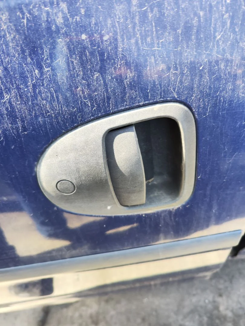 Foto de MANETA EXTERIOR LATERAL DERECHA OPEL COMBO (CORSA C) 1.3 16V CDTI CAT (Z 13 DT / LN9) (69 CV / 51 KW)