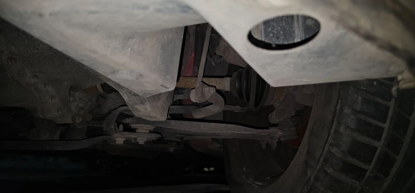 Foto de TRANSMISION DELANTERA IZQUIERDA CITROEN C4 CACTUS 1.2 12V VTi (82 CV / 60 KW)