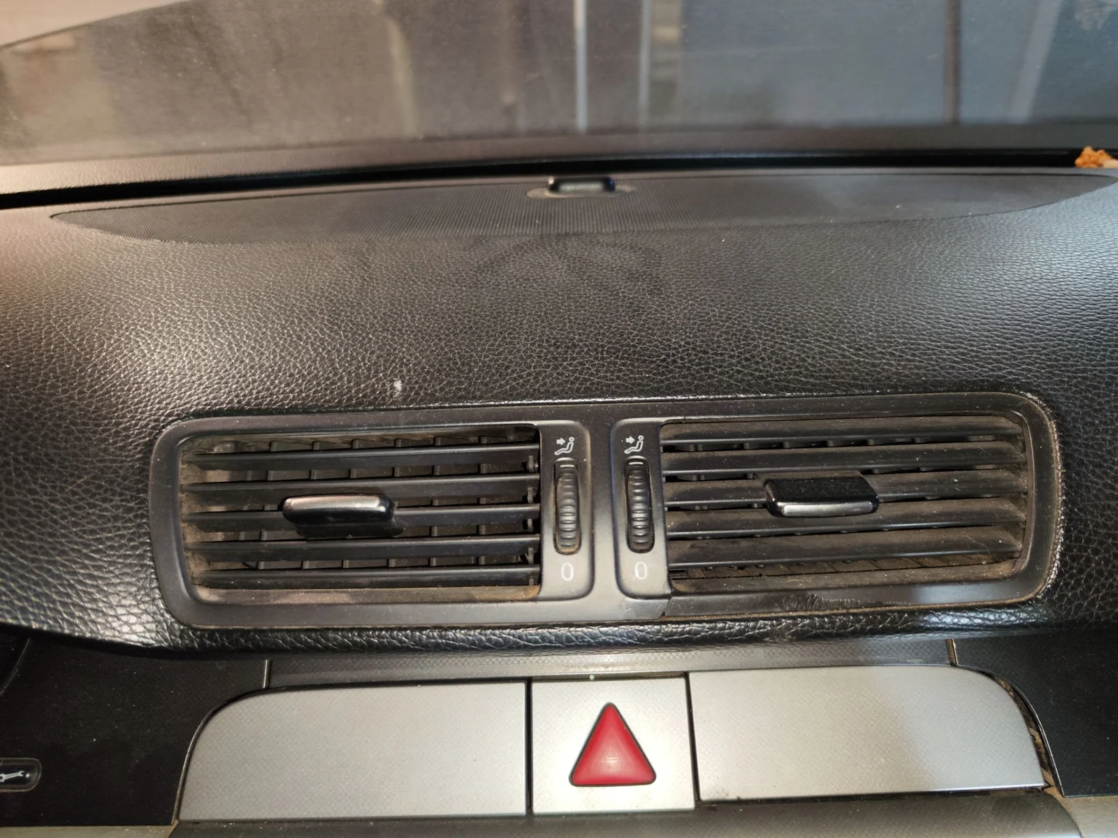 Foto de NO IDENTIFICADO VOLKSWAGEN PASSAT BERLINA (3C2) 2.0 TDI (140 CV / 103 KW) referencia 3C0880201AA