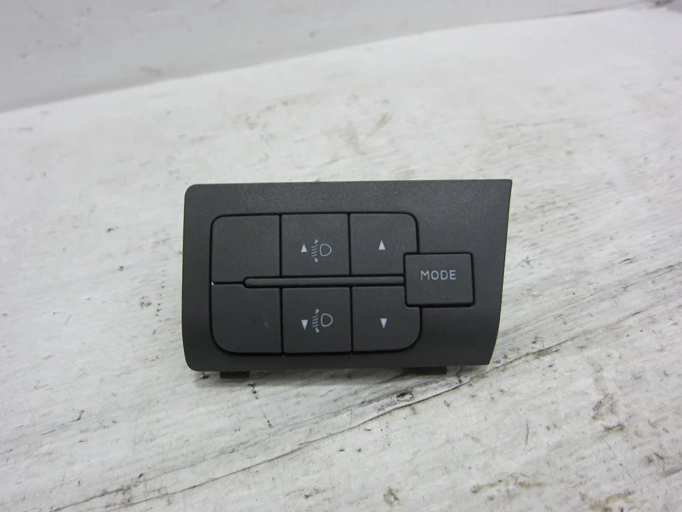 Foto de INTERRUPTOR PEUGEOT BOXER (333/335) FURGÓN TECHO ELEVADO BAT.4035MM 3.0 HDI FAP CAT (146 CV / 107 KW) referencia B569