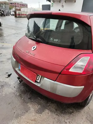 Foto de PORTON TRASERO RENAULT MEGANE II BERLINA 5P 1.4 16V (98 CV / 72 KW) referencia 7751473705 foto 7