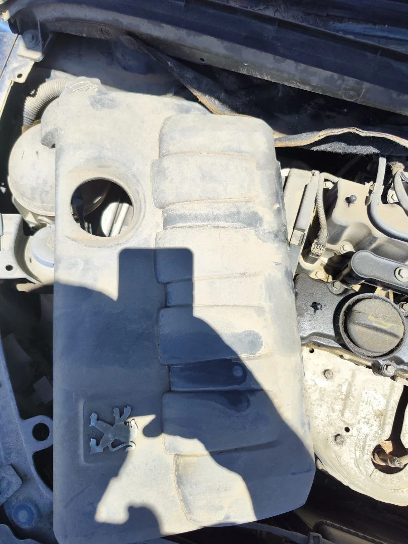 Foto de TAPA MOTOR PEUGEOT 307 BERLINA (S2) 1.4 16V CAT (KFU / ET3J4) (88 CV / 65 KW)
