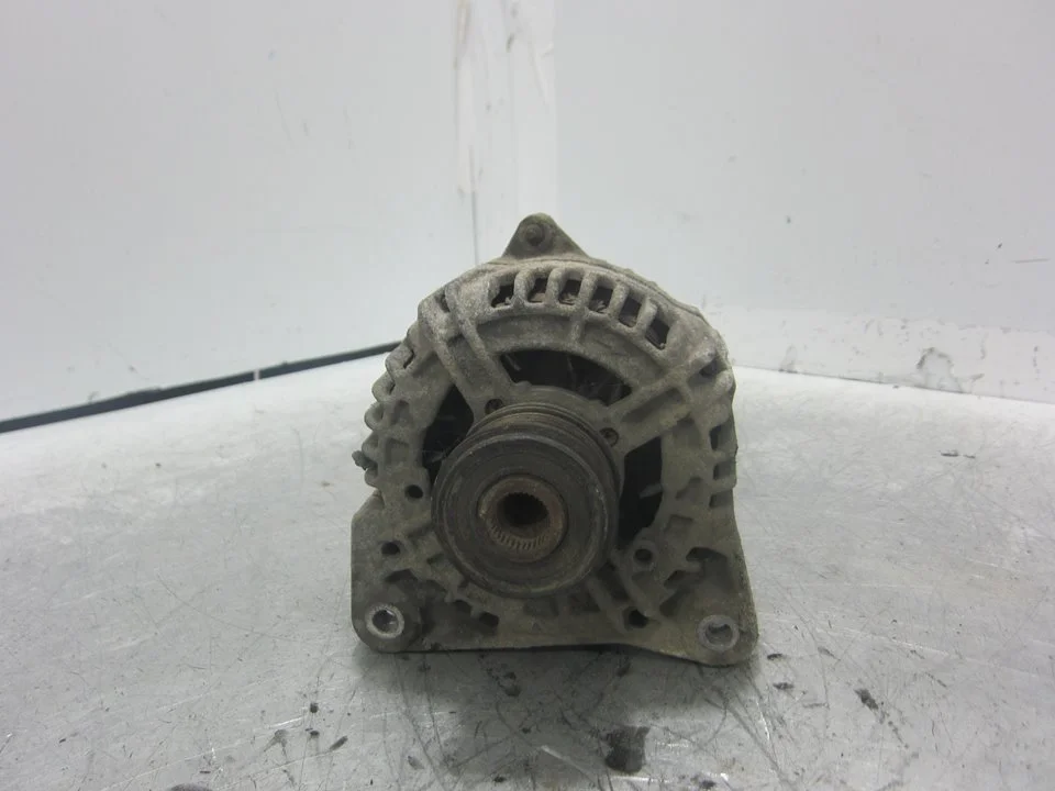 Foto de ALTERNADOR RENAULT CLIO III referencia 8200360480