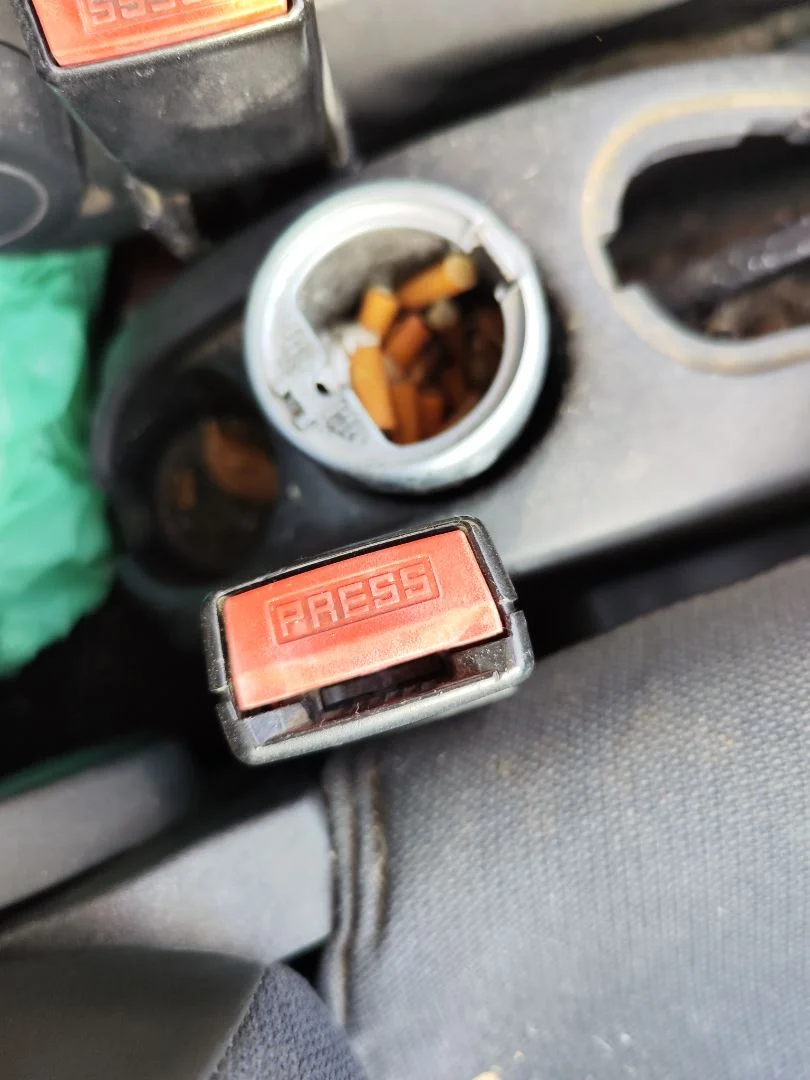 Foto de PRETENSOR AIRBAG DERECHO CITROEN C3 1.4 (73 CV / 54 KW)