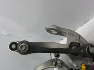 Foto de BRAZO SUSPENSION INFERIOR TRASERO DERECHO PORSCHE MACAN (95BA) referencia 8K0501529L foto 1