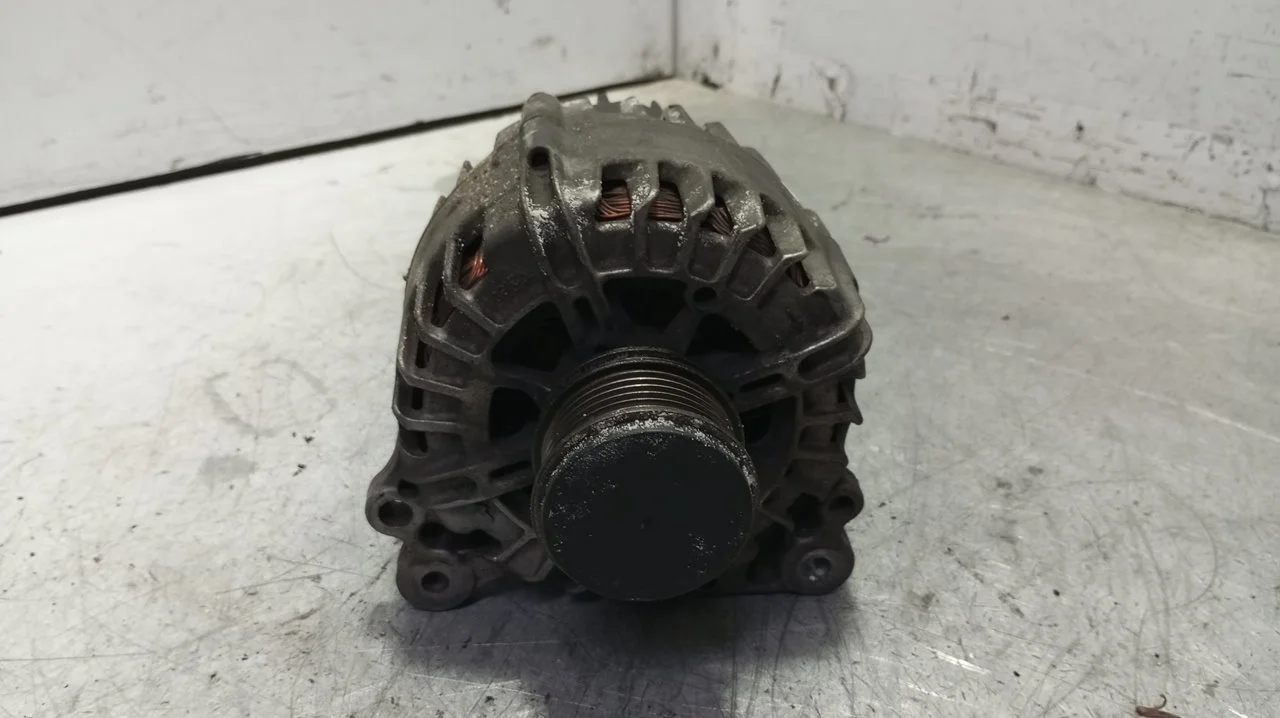 Foto de ALTERNADOR VOLKSWAGEN GOLF VI (5K1)(10.2008) 2.0 TDI DPF (170 CV / 125 KW) referencia 03L903023F