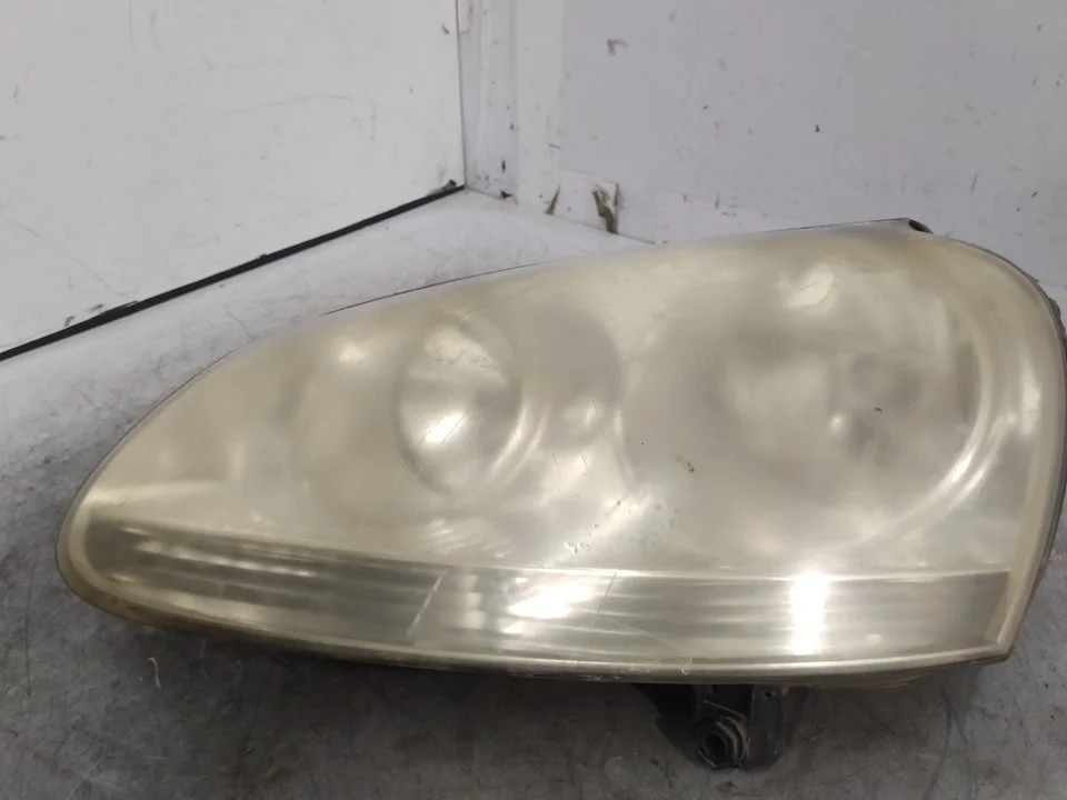 Foto de FARO IZQUIERDO VOLKSWAGEN GOLF V (1K1)(10.2003) 1.9 TDI (90 CV / 66 KW) referencia 1K6941005