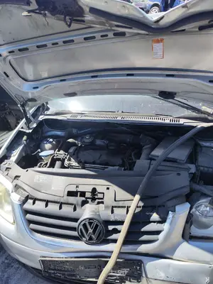 Foto de TORPEDO VOLKSWAGEN TOURAN (1T1) 1.9 TDI (105 CV / 77 KW)