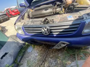 Foto de REJILLA DELANTERA VOLKSWAGEN POLO III (6N1) 1.4  (60 CV / 44 KW) referencia 6N0853677  FKZ