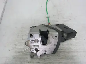 Foto de CERRADURA PUERTA DELANTERA DERECHA BMW SERIE 5 BERLINA (E39) 2.8 24V CAT (193 CV / 142 KW) referencia 40620751 foto 4