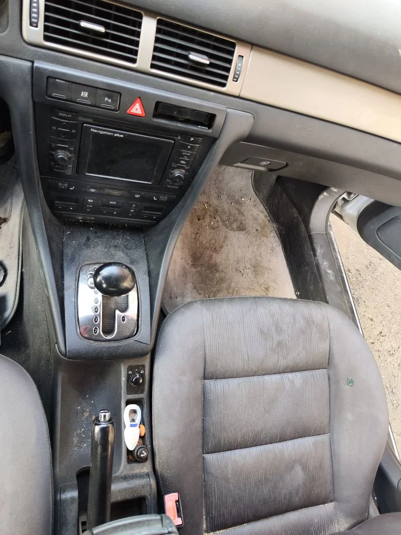 Foto de CONSOLA CENTRAL AUDI A6 BERLINA (4B2) 2.5 V6 24V TDI (150 CV / 110 KW)