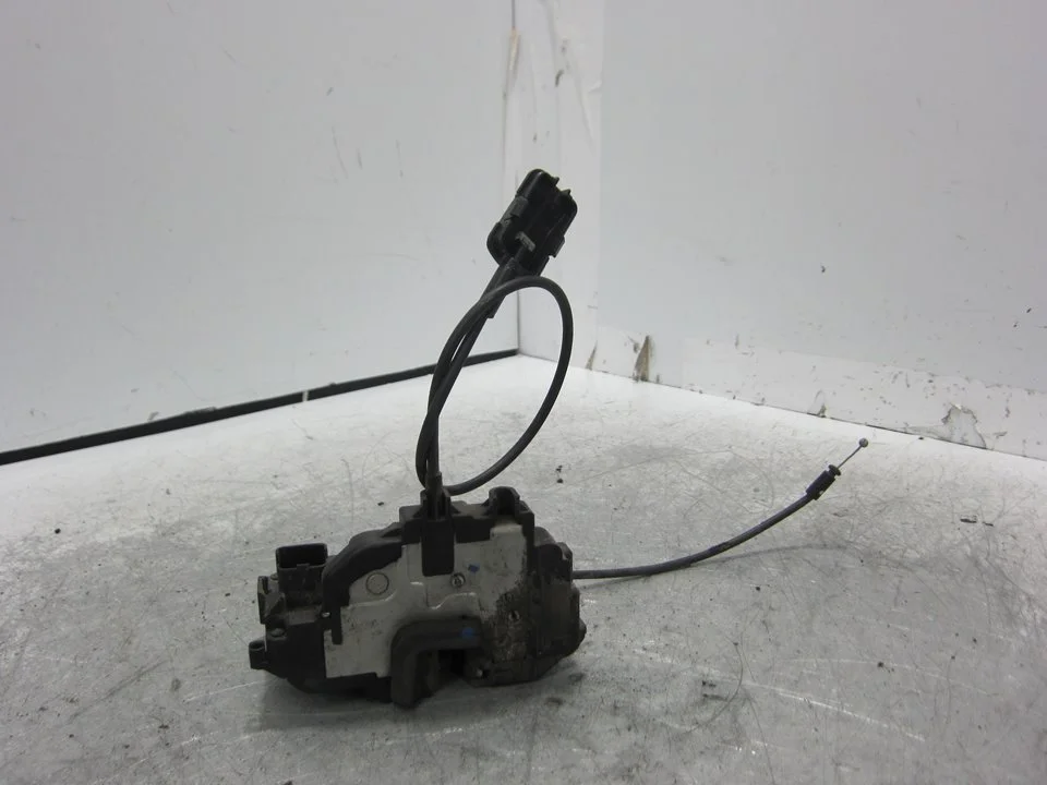Foto de CERRADURA PUERTA DELANTERA DERECHA RENAULT CLIO III 1.5 dCi Diesel (68 CV / 50 KW) referencia 300125E