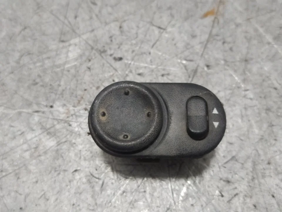 Foto de MANDO RETROVISOR OPEL ZAFIRA A 1.8 16V CAT (116 CV / 85 KW) referencia 09226861