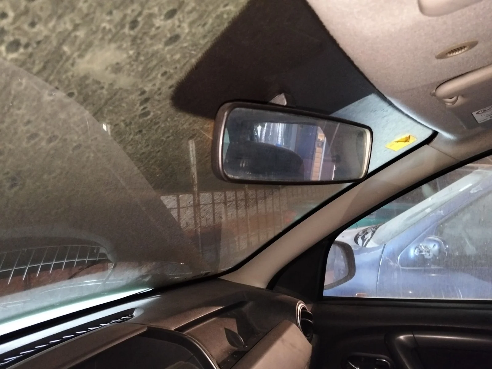 Foto de RETROVISOR INTERIOR DACIA DUSTER I 1.2 16V TCE CAT (125 CV / 92 KW)
