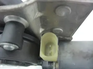 Foto de ELEVALUNAS DELANTERO DERECHO BMW SERIE 3 COMPACTO (E46) M47N204D4 referencia 8251350 foto 2