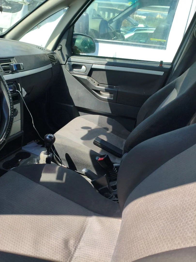Foto de GUARNECIDO PUERTA DELANTERA DERECHA OPEL MERIVA 1.7 16V DTI CAT (Y 17 DT / LR6) (75 CV / 55 KW) referencia 13123542