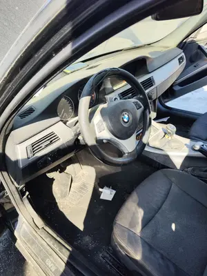 Foto de SALPICADERO BMW SERIE 3 BERLINA (E90) 2.0 16V Diesel (163 CV / 120 KW) foto 2