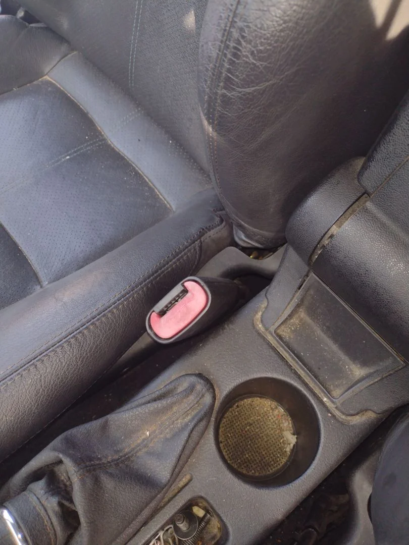 Foto de ENGANCHE CINTURON DELANTERO DERECHO ALFA ROMEO GT (125) 1.9 JTD (M) 16V CAT (150 CV / 110 KW)
