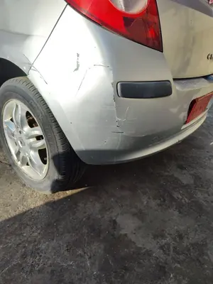 Foto de PARAGOLPES TRASERO RENAULT CLIO III 1.4 16V (98 CV / 72 KW) referencia 7701479250 foto 3
