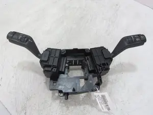 Foto de MANDO MULTIFUNCION FORD FOCUS C-MAX (CAP)(2003) 1.8 TDCi Turbodiesel CAT (116 CV / 85 KW) referencia 13N064