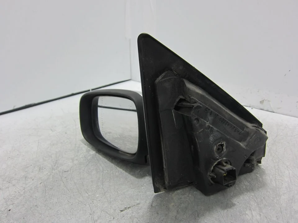 Foto de RETROVISOR IZQUIERDO RENAULT MEGANE II BERLINA 5P 1.5 dCi Diesel (82 CV / 60 KW) referencia E901110511071109