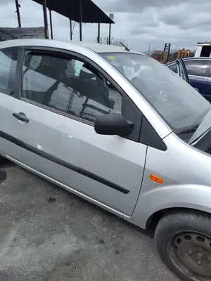 Foto de PUERTA DELANTERA DERECHA FORD FIESTA (CBK) 1.4 TDCi CAT (68 CV / 50 KW) referencia 1692529 foto 3