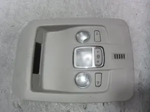 Foto de LUZ INTERIOR CITROEN C4 CACTUS 1.2 12V VTi (82 CV / 60 KW) referencia 9801287677 foto 3