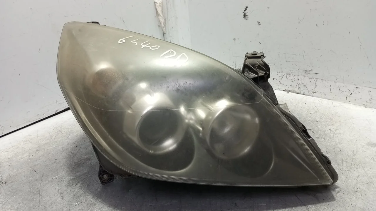 Foto de FARO DERECHO OPEL VECTRA C CARAVAN 2.2 16V CAT (Z 22 YH / LCH) (155 CV / 114 KW) referencia 13170922