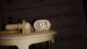 Foto de BOMBA COMBUSTIBLE RENAULT TRAFIC II FURGÓN referencia 820009645B foto 3