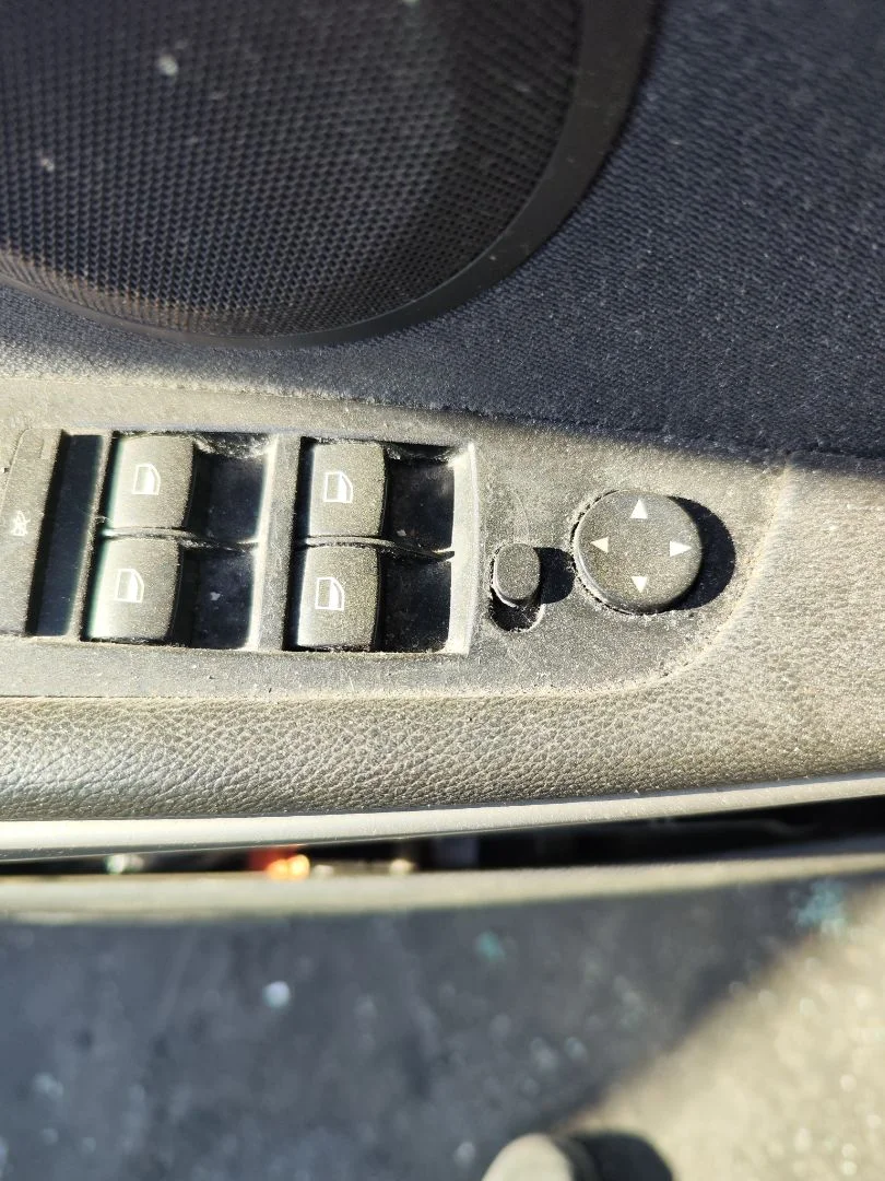Foto de MANDO ELEVALUNAS DELANTERO IZQUIERDO BMW SERIE 3 BERLINA (E90) 2.0 16V Diesel (163 CV / 120 KW)
