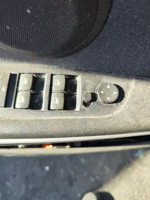 Foto de MANDO ELEVALUNAS DELANTERO IZQUIERDO BMW SERIE 3 BERLINA (E90) 2.0 16V Diesel (163 CV / 120 KW)