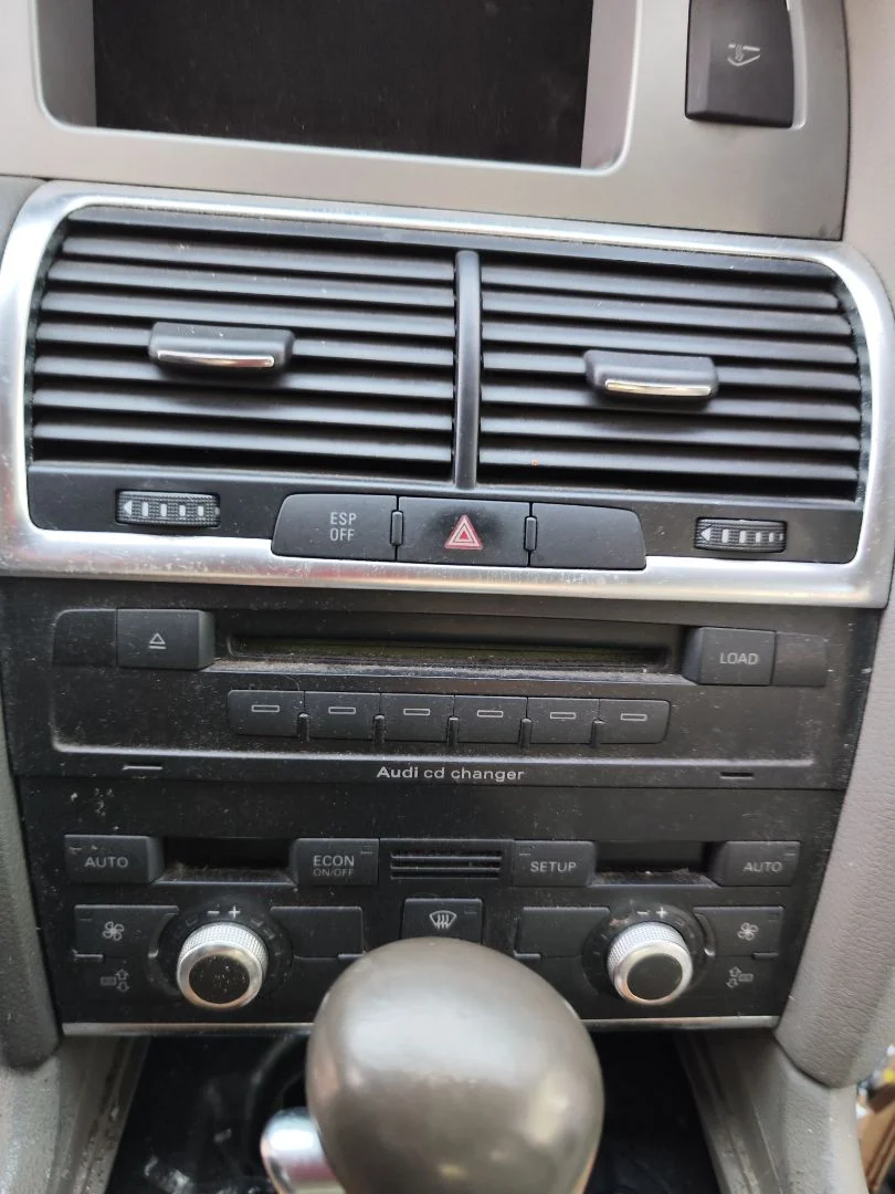 Foto de SISTEMA AUDIO / RADIO CD AUDI Q7 (4L) 3.0 V6 24V TDI (233 CV / 171 KW)