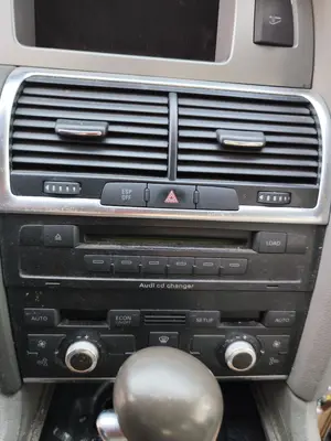 Foto de SISTEMA AUDIO / RADIO CD AUDI Q7 (4L) 3.0 V6 24V TDI (233 CV / 171 KW) foto 1