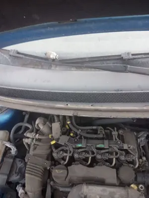 Foto de BRAZO LIMPIA DELANTERO DERECHO FORD FOCUS BERLINA (CAP) 1.6 TDCi CAT (109 CV / 80 KW)