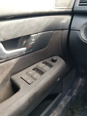 Foto de MANDO ELEVALUNAS DELANTERO IZQUIERDO AUDI A4 AVANT (8E) 1.9 TDI (131 CV / 96 KW)