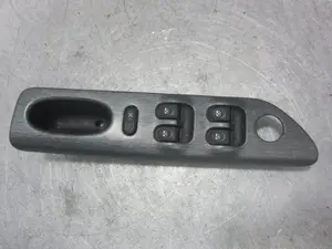 Foto de MANDO ELEVALUNAS DELANTERO IZQUIERDO RENAULT LAGUNA II (BG0) referencia 7701707064
