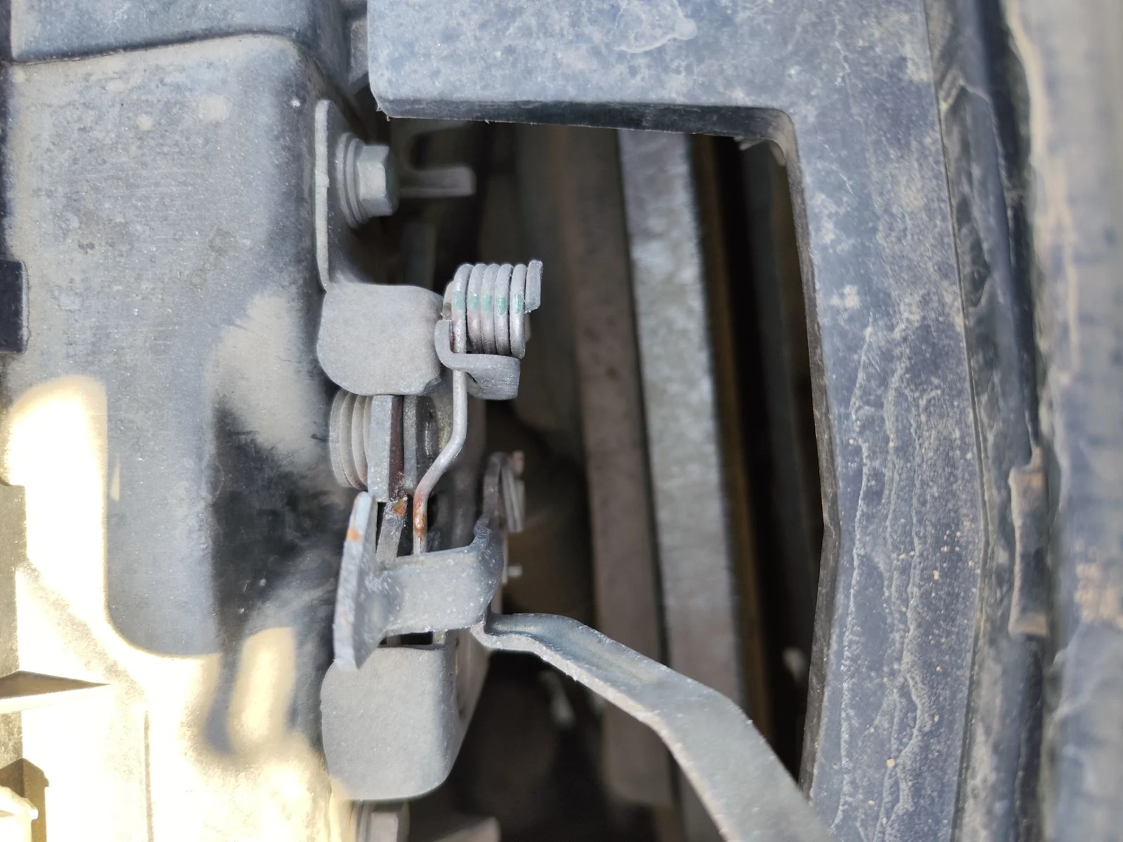 Foto de CERRADURA CAPO RENAULT KANGOO II (F/KW0) 1.5 dCi Diesel CAT (86 CV / 63 KW)