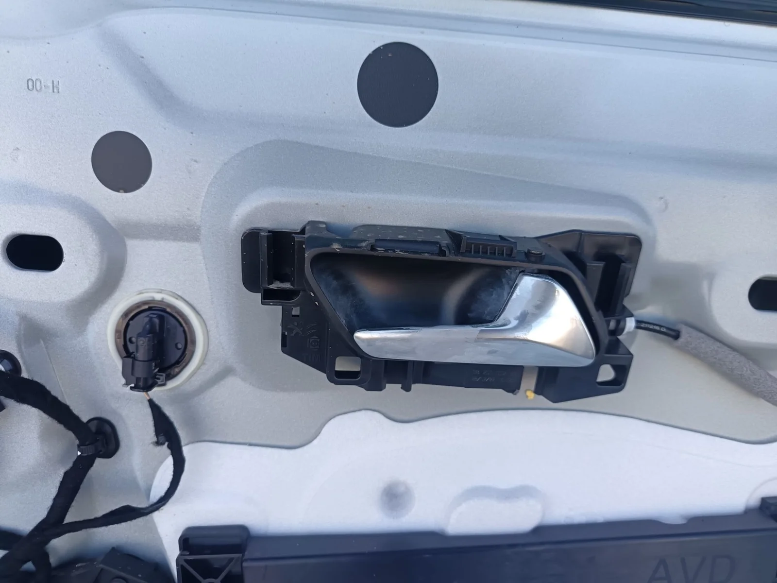 Foto de MANETA INTERIOR DELANTERA DERECHA PEUGEOT 3008 1.5 Blue-HDI FAP (131 CV / 96 KW)