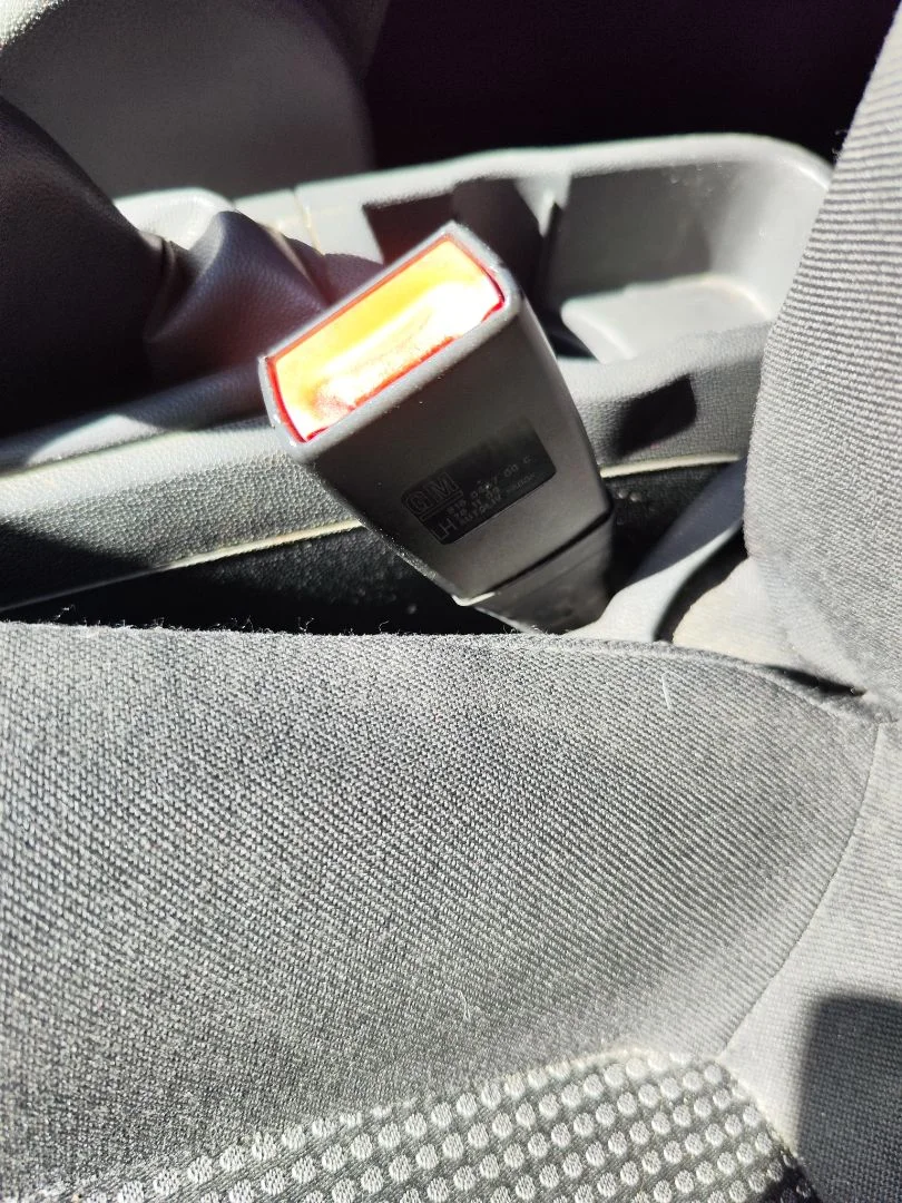 Foto de PRETENSOR AIRBAG IZQUIERDO OPEL CORSA D 1.2 16V CAT (Z 12 XEP / LB4) (80 CV / 59 KW)