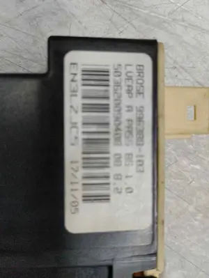 Foto de MOTOR ELEVALUNAS DELANTERO DERECHO CITROEN C4 BERLINA referencia 0536010901 foto 6