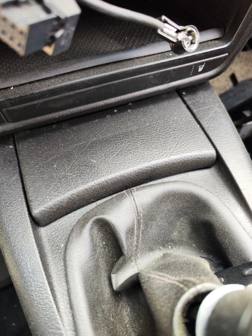 Foto de CENICERO VOLKSWAGEN PASSAT VARIANT (3B5) 1.9 TDI (110 CV / 81 KW)