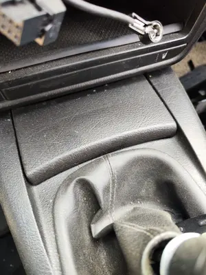 Foto de CENICERO VOLKSWAGEN PASSAT VARIANT (3B5) 1.9 TDI (110 CV / 81 KW)